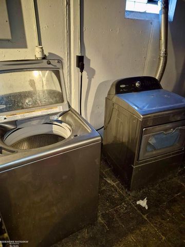 29561 Rosemont Street, Roseville, MI 48066