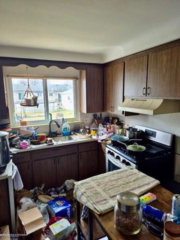 29561 Rosemont Street, Roseville, MI 48066