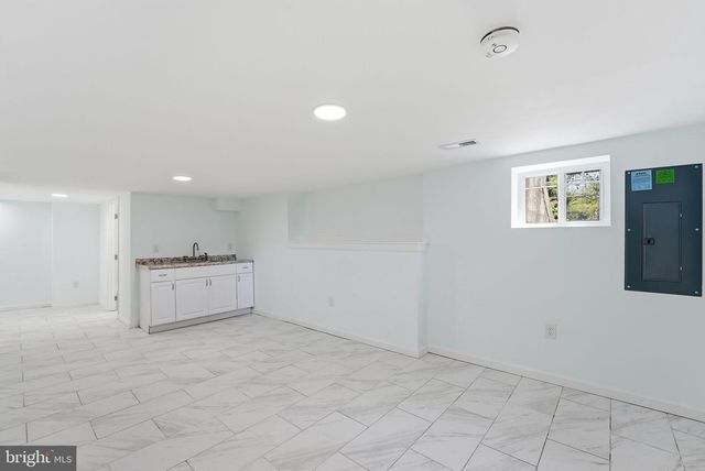 5715 TENNYSON ST, Riverdale, MD 20737