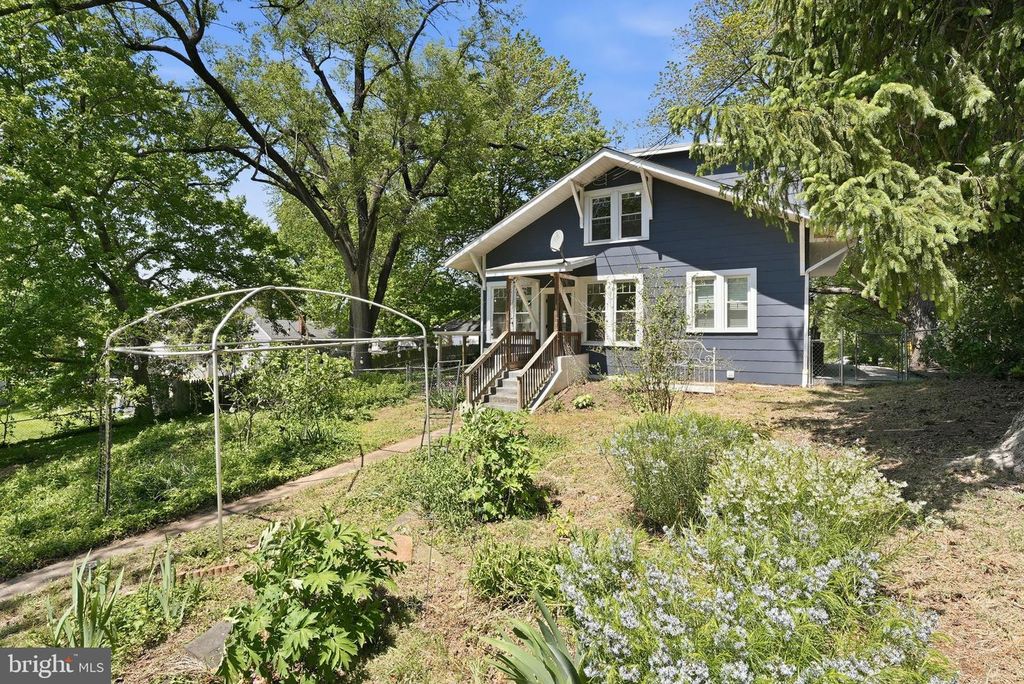 5715 TENNYSON ST, Riverdale, MD 20737
