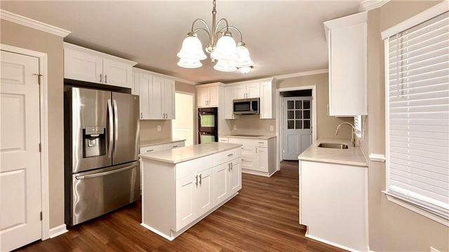 1735 Ridgefield Drive, Roswell, GA 30075