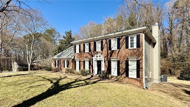 1735 Ridgefield Drive, Roswell, GA 30075