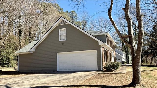 1735 Ridgefield Drive, Roswell, GA 30075