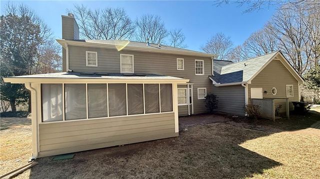 1735 Ridgefield Drive, Roswell, GA 30075