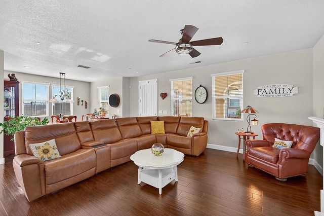 1591 Bonanza Ln, Folsom, CA 95630