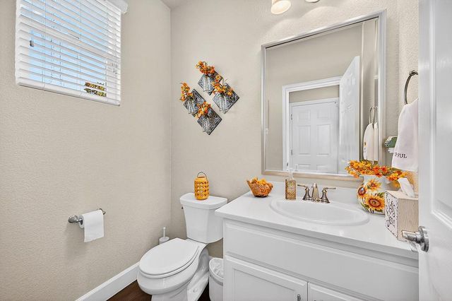 1591 Bonanza Ln, Folsom, CA 95630