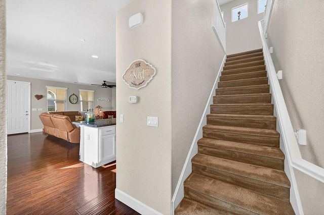 1591 Bonanza Ln, Folsom, CA 95630