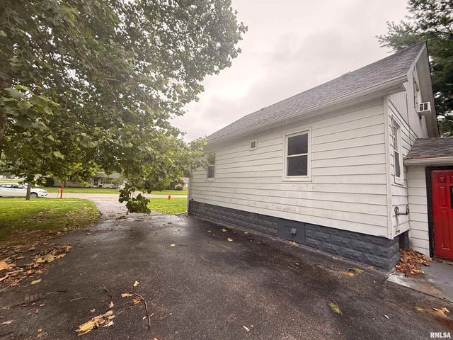 1248 N 7TH Street, Riverton, IL 62561