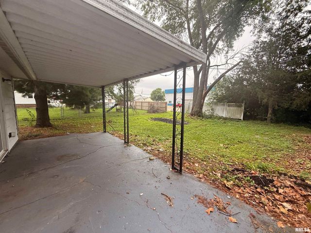 1248 N 7TH Street, Riverton, IL 62561
