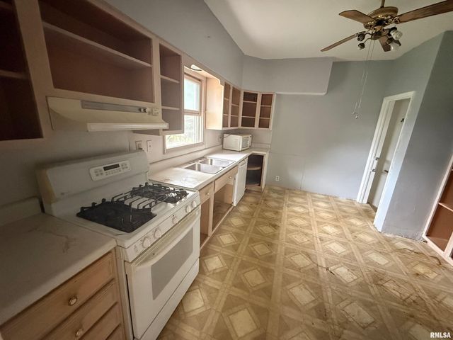 1248 N 7TH Street, Riverton, IL 62561