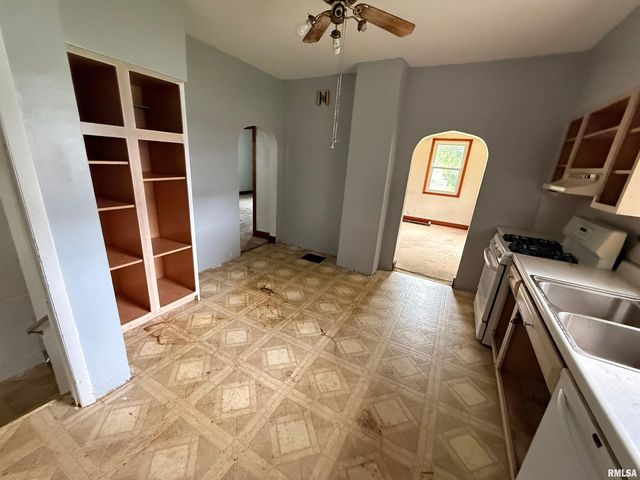 1248 N 7TH Street, Riverton, IL 62561