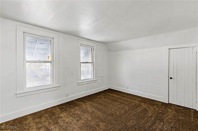 642 Parkman Road NW, Warren, OH 44485