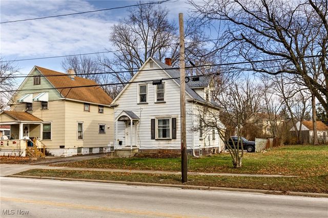 642 Parkman Road NW, Warren, OH 44485