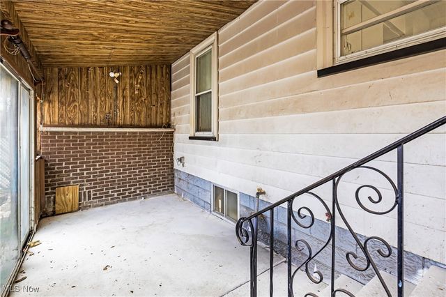 642 Parkman Road NW, Warren, OH 44485