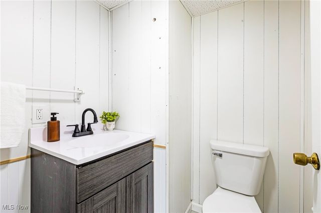 642 Parkman Road NW, Warren, OH 44485