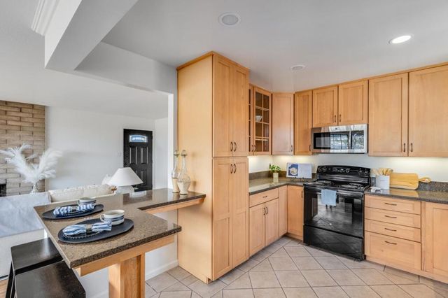 373 Coral Ridge Drive, Pacifica, CA 94044
