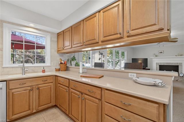 1909 Piney Woods LN, Virginia Beach, VA 23456