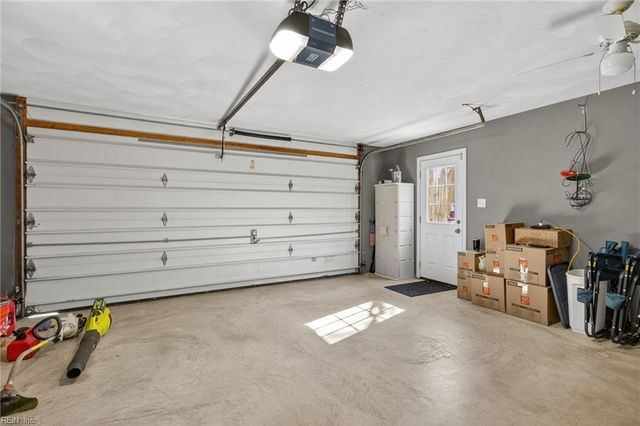 1909 Piney Woods LN, Virginia Beach, VA 23456