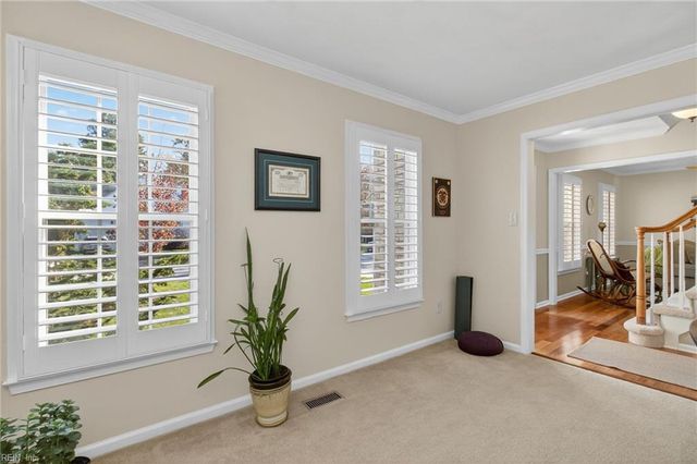 1909 Piney Woods LN, Virginia Beach, VA 23456