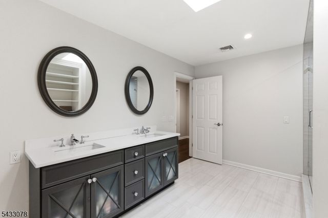 9 Valley Manor Dr, Sparta Twp., NJ 07871