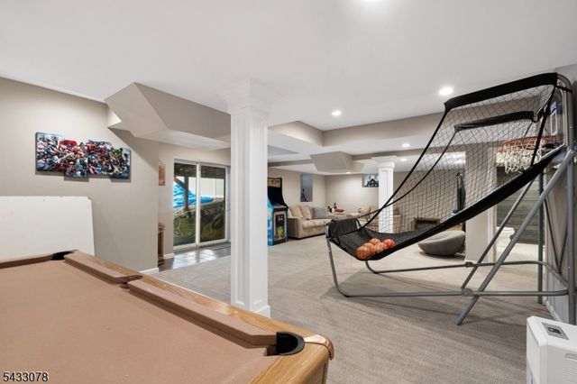9 Valley Manor Dr, Sparta Twp., NJ 07871
