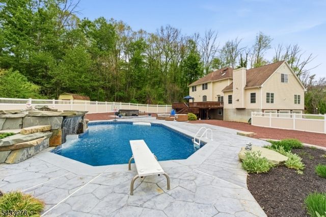 9 Valley Manor Dr, Sparta Twp., NJ 07871