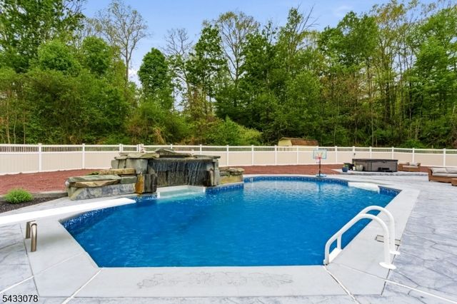 9 Valley Manor Dr, Sparta Twp., NJ 07871
