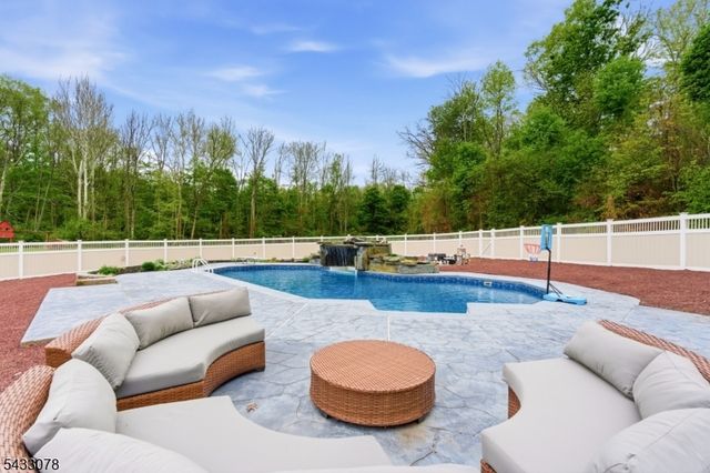 9 Valley Manor Dr, Sparta Twp., NJ 07871