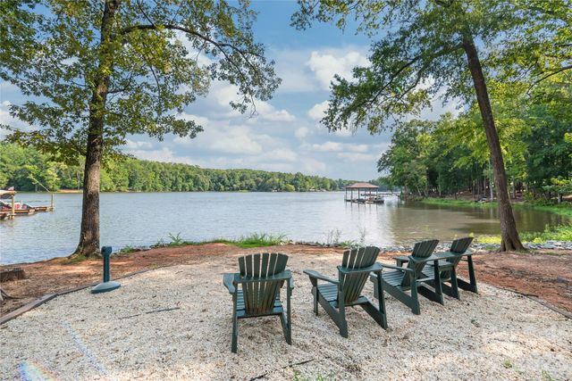 5703 Casper Drive, Charlotte, NC 28214