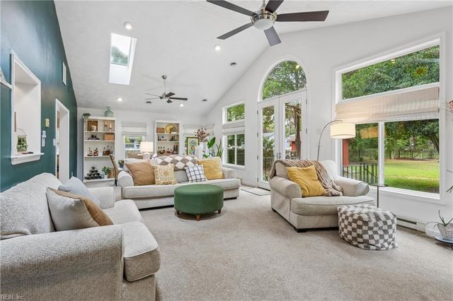 203 Bayview DR, Yorktown, VA 23692