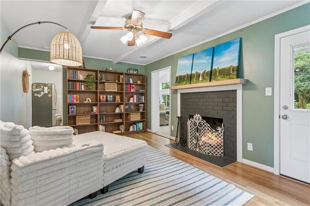 203 Bayview DR, Yorktown, VA 23692