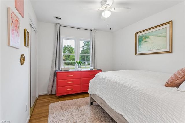 203 Bayview DR, Yorktown, VA 23692