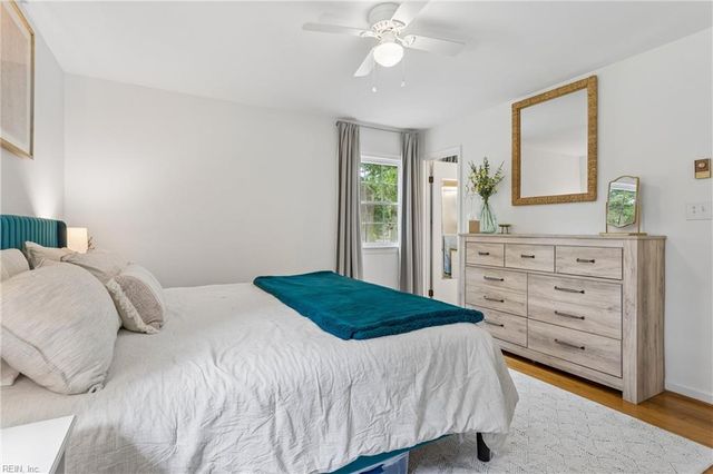 203 Bayview DR, Yorktown, VA 23692