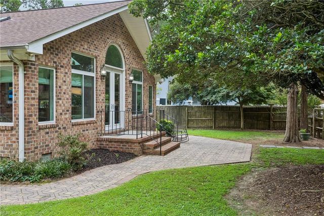 203 Bayview DR, Yorktown, VA 23692