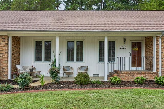 203 Bayview DR, Yorktown, VA 23692