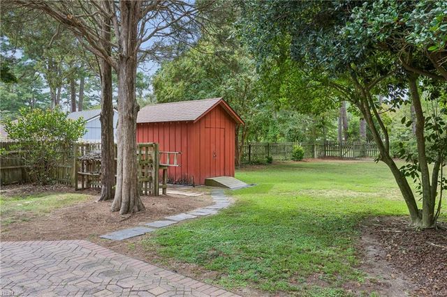 203 Bayview DR, Yorktown, VA 23692