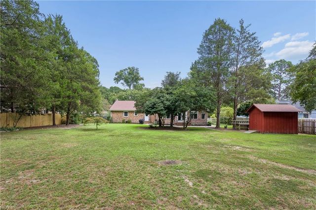 203 Bayview DR, Yorktown, VA 23692