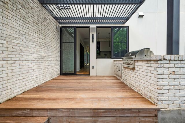 1102 Heritage WAY, Austin, TX 78703