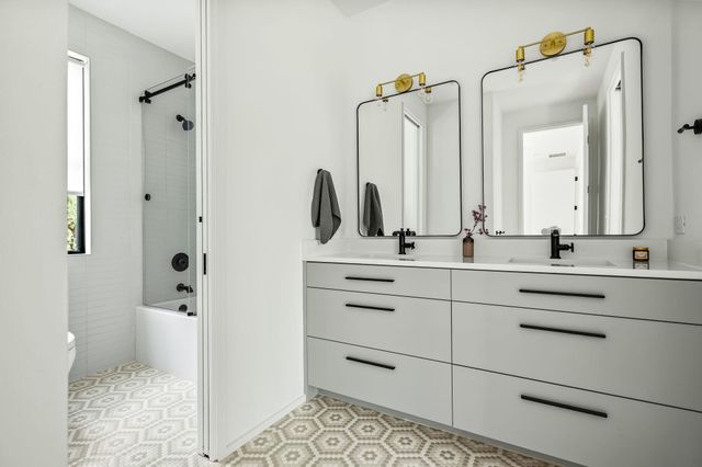 1102 Heritage WAY, Austin, TX 78703