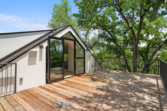 1102 Heritage WAY, Austin, TX 78703