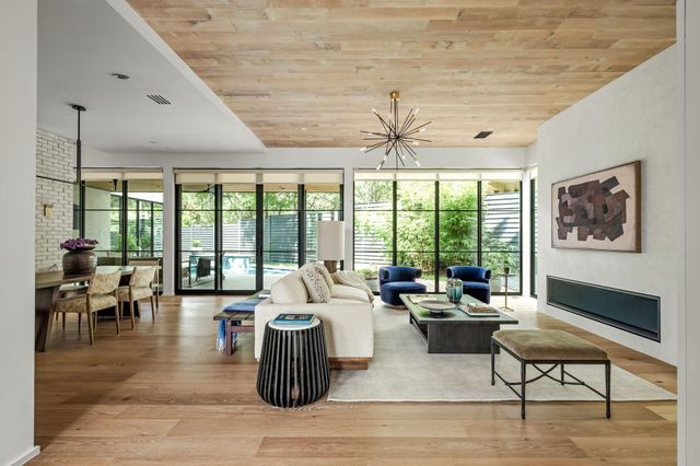 1102 Heritage WAY, Austin, TX 78703