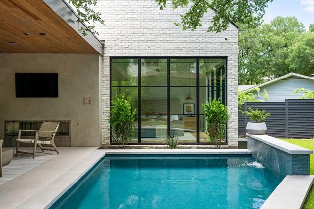 1102 Heritage WAY, Austin, TX 78703