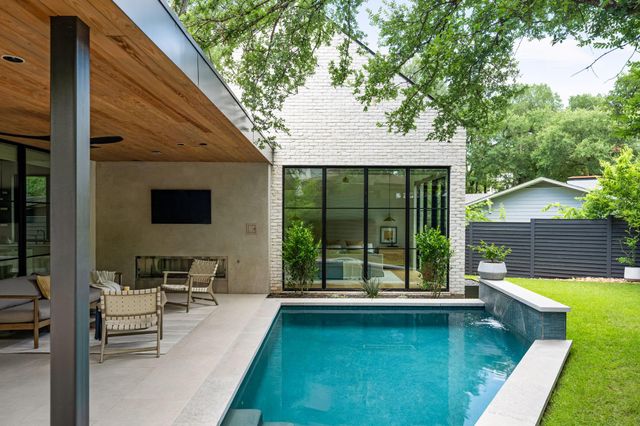 1102 Heritage WAY, Austin, TX 78703