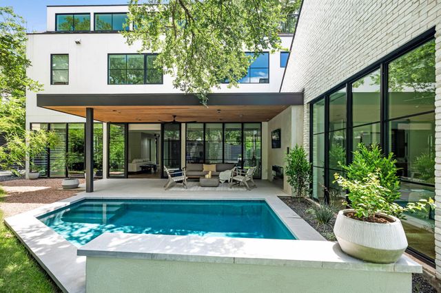 1102 Heritage WAY, Austin, TX 78703