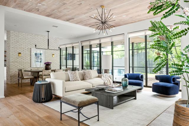 1102 Heritage WAY, Austin, TX 78703