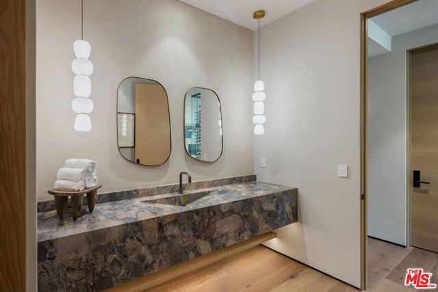 5056 Louise Avenue, Encino (los Angeles), CA 91316