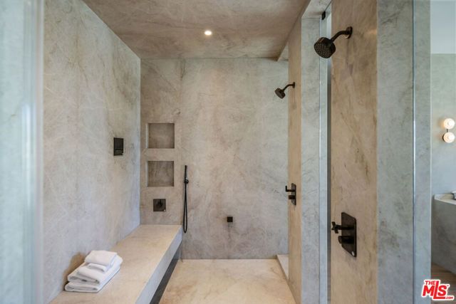 5056 Louise Avenue, Encino (los Angeles), CA 91316