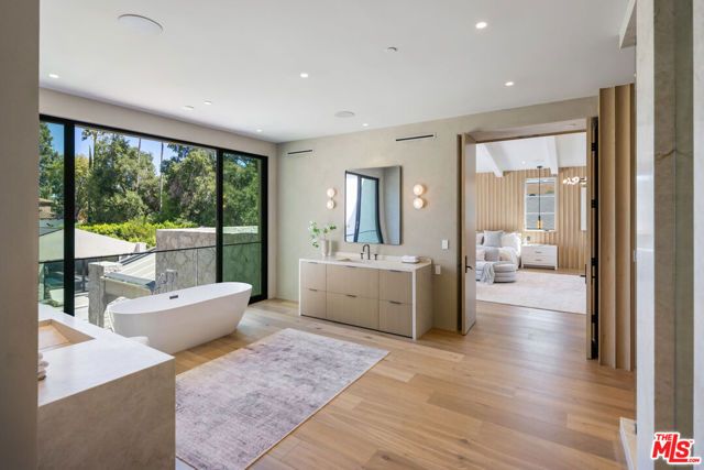5056 Louise Avenue, Encino (los Angeles), CA 91316