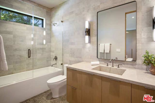 5056 Louise Avenue, Encino (los Angeles), CA 91316