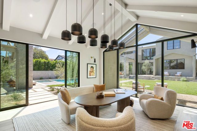 5056 Louise Avenue, Encino (los Angeles), CA 91316